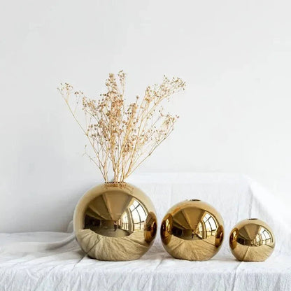 Home by Lorena – Golden Globe Vase - Home by Lorena